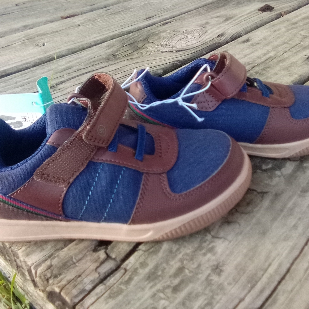 Boys shoes